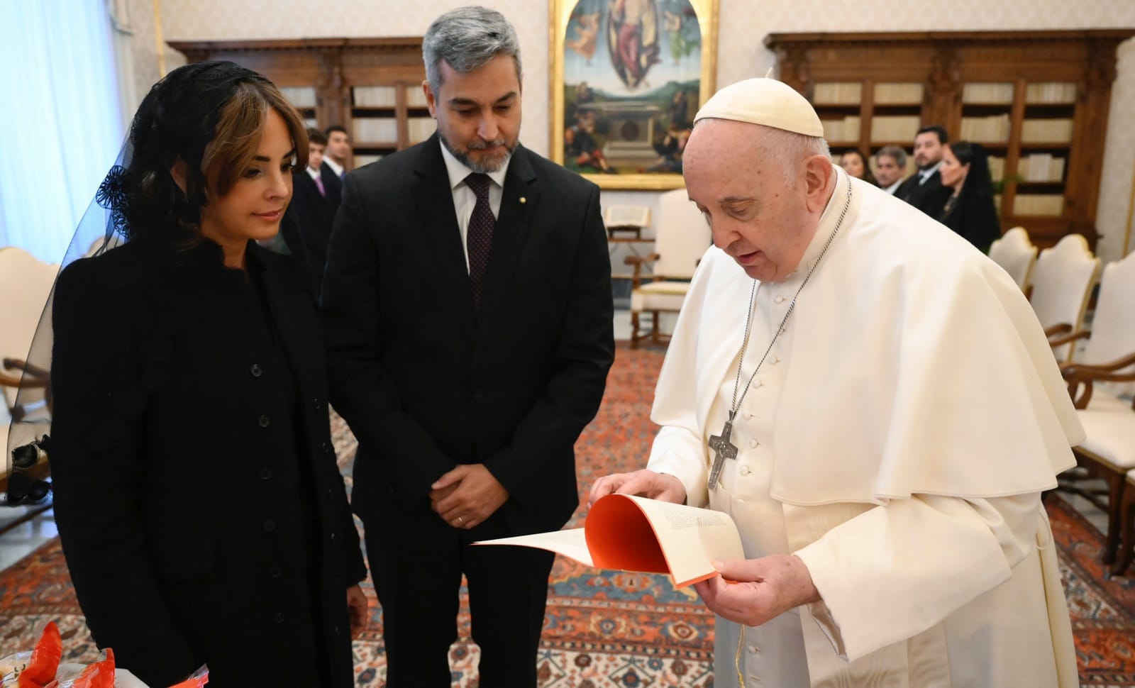 Papa Francisco recibió al presidente Abdo y ratificó su afecto y cercanía  al Paraguay, y sobre todo, a la mujer paraguaya :: Presidencia de la  República del Paraguay